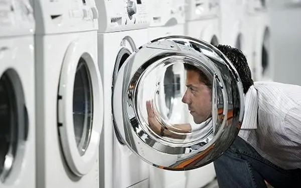 洗衣機上安全門的粘結(jié) 洗衣機上安全門的粘結(jié)